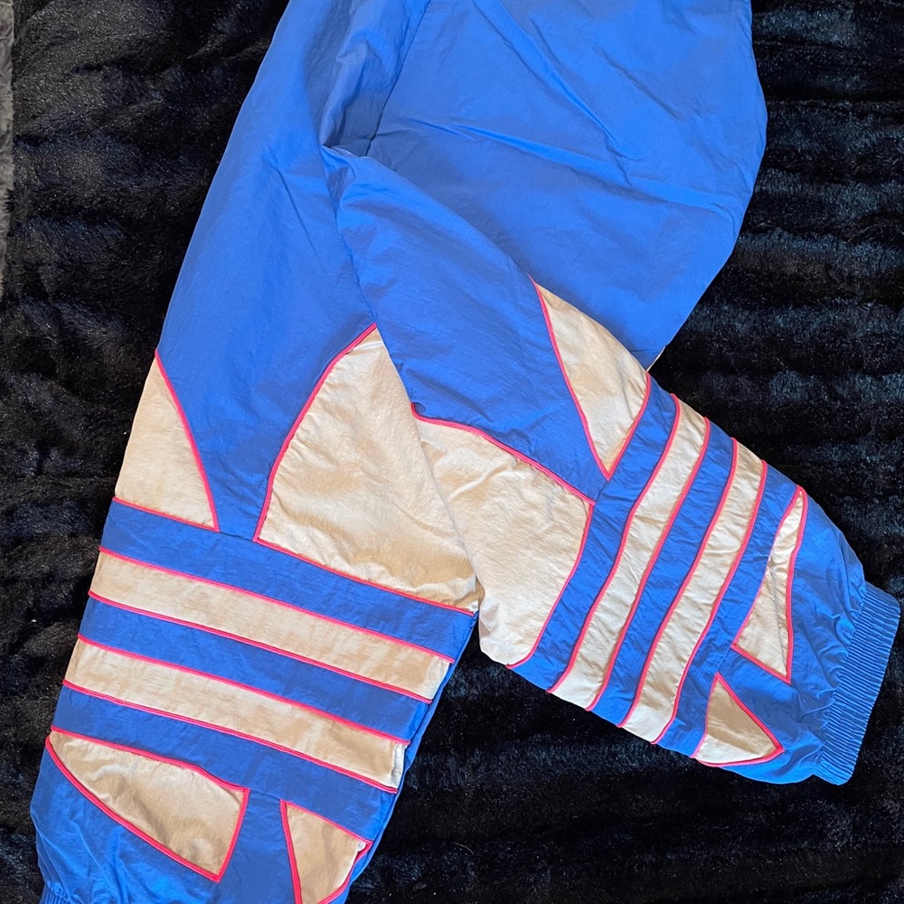 Adidas Windbreaker Pant - Women’s ✨